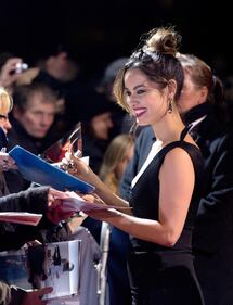 Bérénice Marlohe: l'affascinante Bond Girl 3