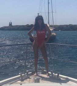Antonella Mosetti, lato b hot in costume 12