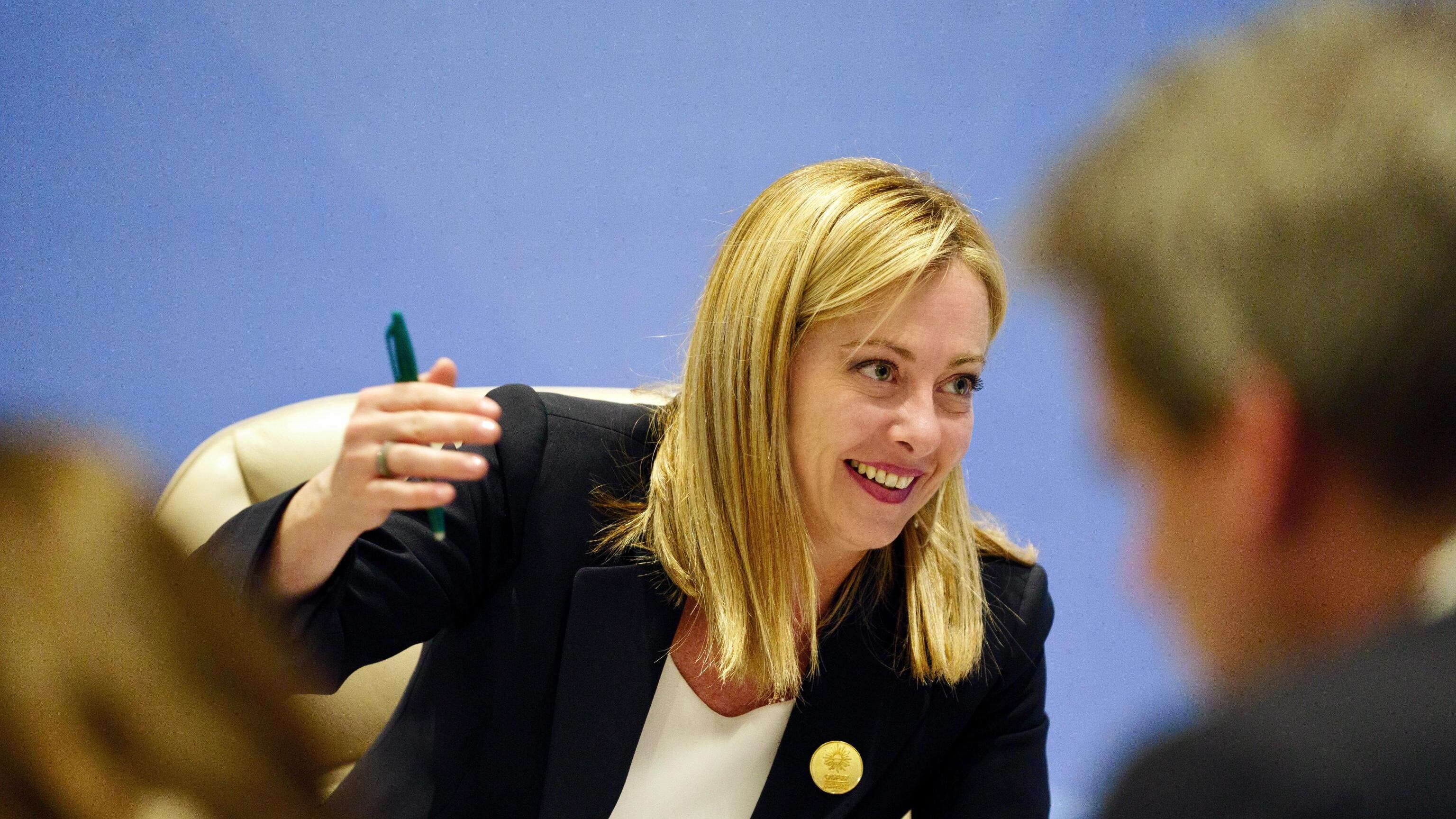 Gli italiani premiano ancora il centrodestra. Tracollo per il Pd