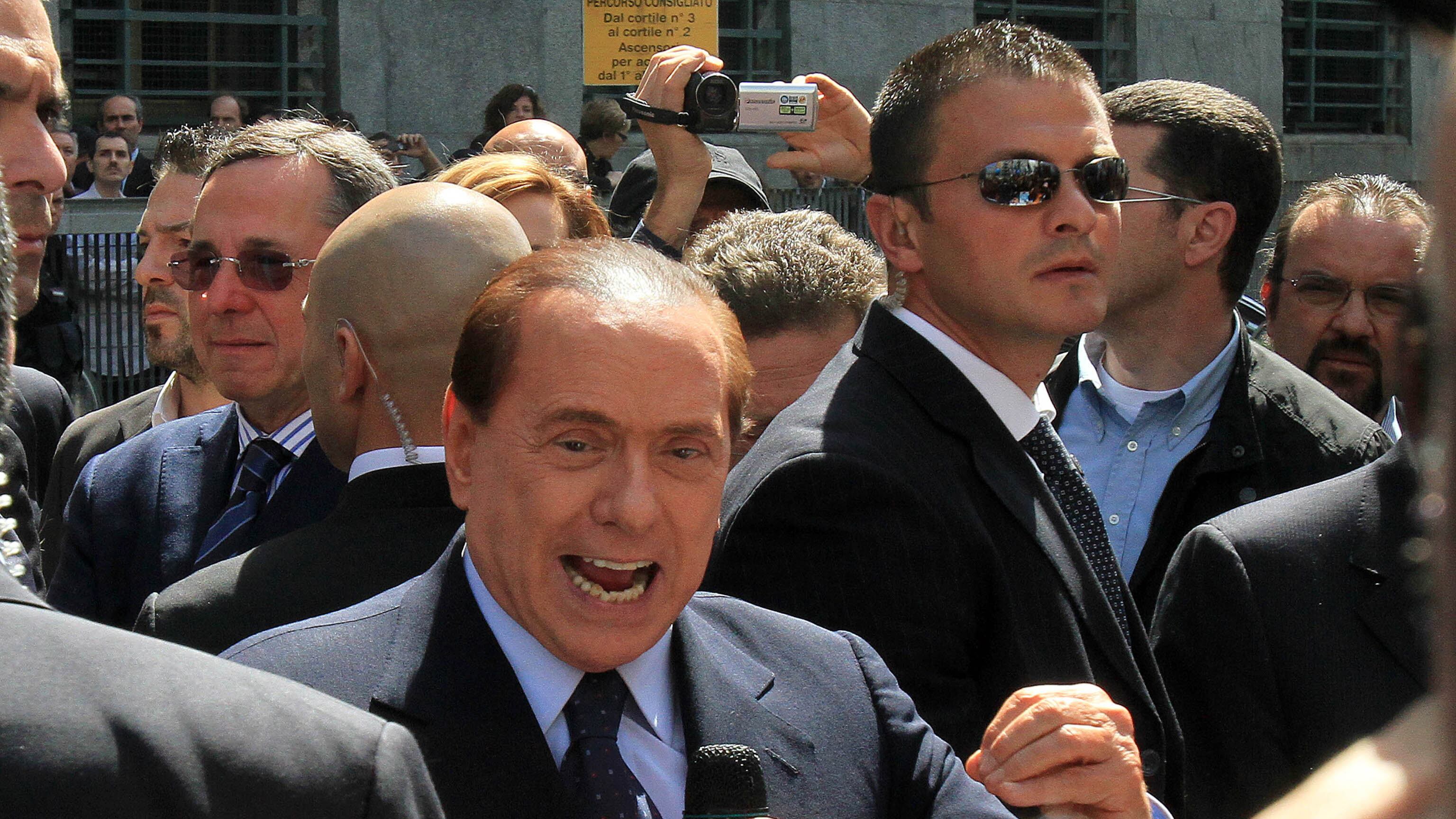 Berlusconi: "Accanimento senza precedenti, ma resto in campo"