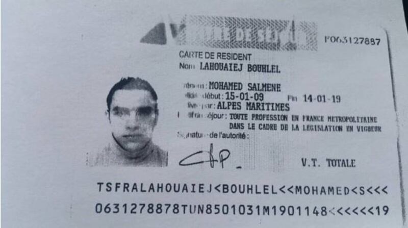 Il terrorista di Nizza e le foto col camion 5