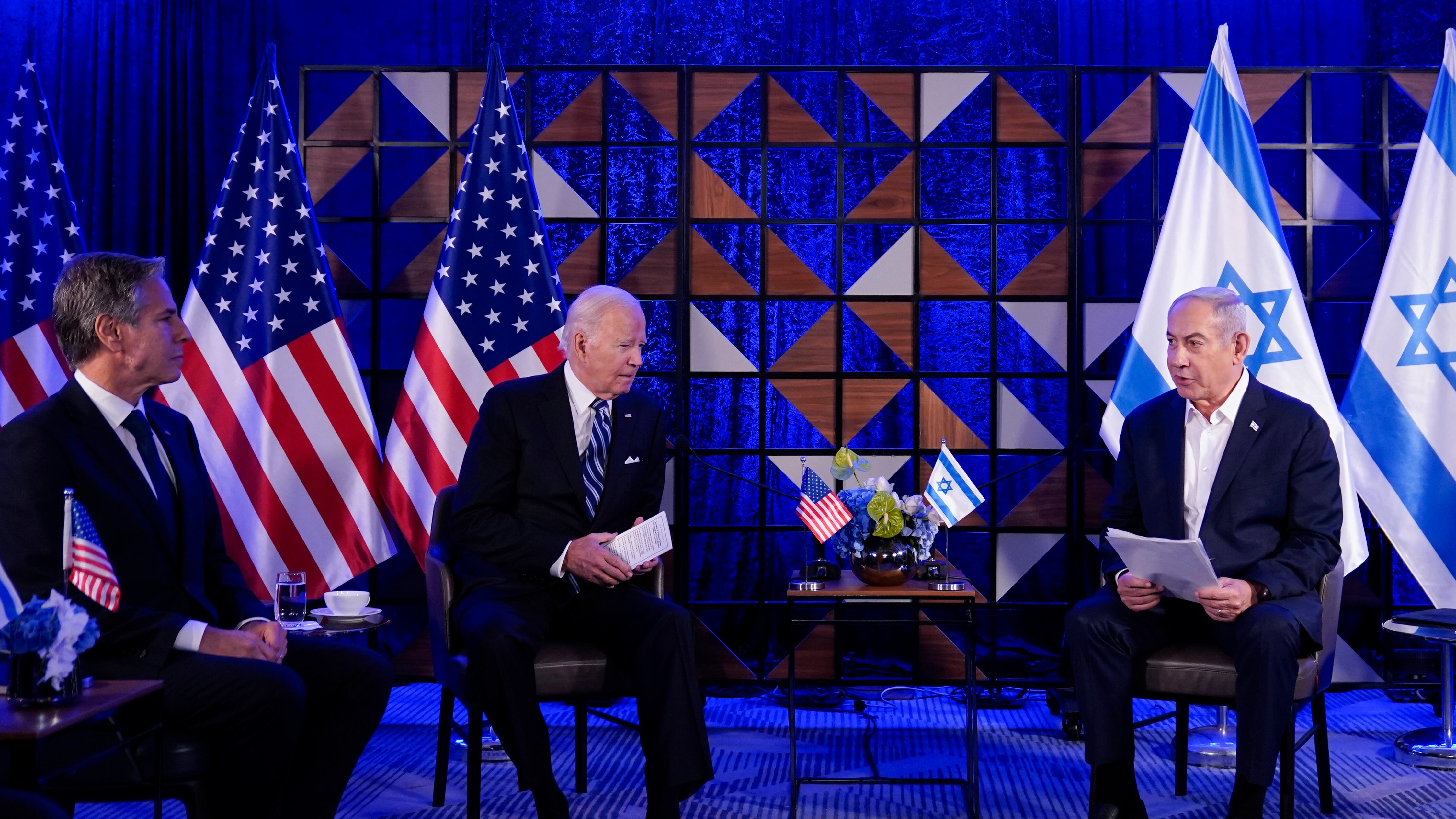 Biden chiama Netanyahu. Il capo Cia a Tel Aviv. "Fermate il blitz militare". A rischio l'invio di armi