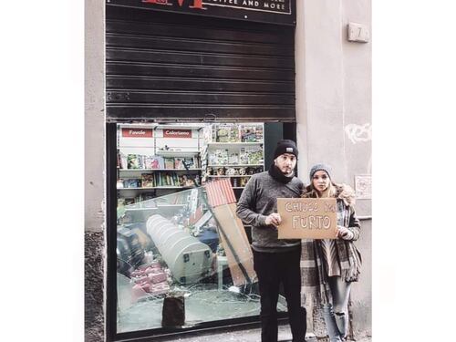 Napoli, devastata libreria del centro storico nella notte