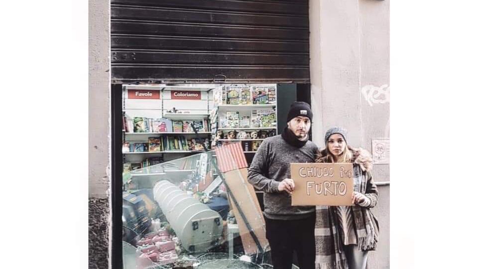 Napoli, devastata libreria del centro storico nella notte