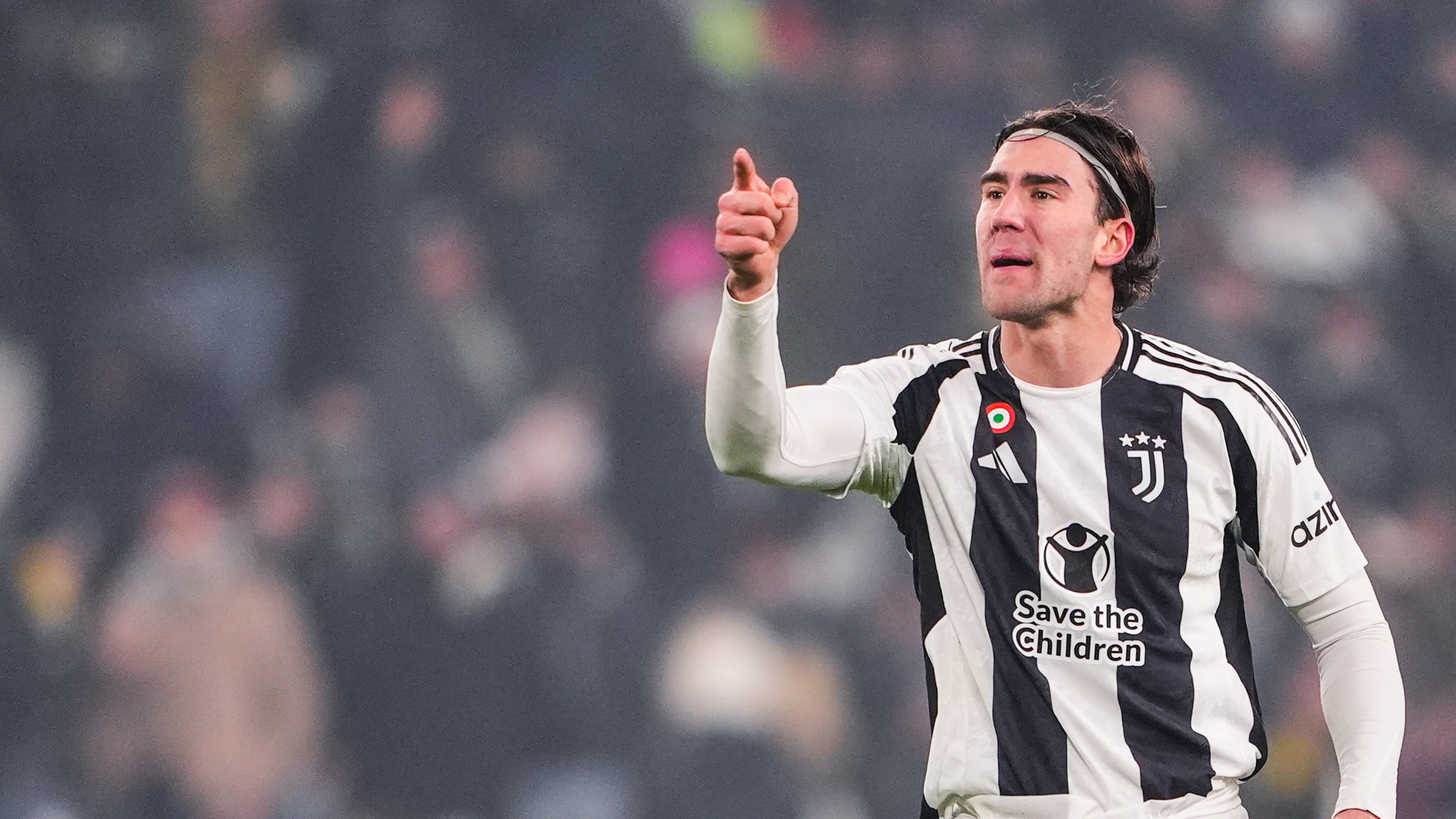 Milan sempre più su Vlahovic separato in casa. E a Como sognano Messi per il 2026