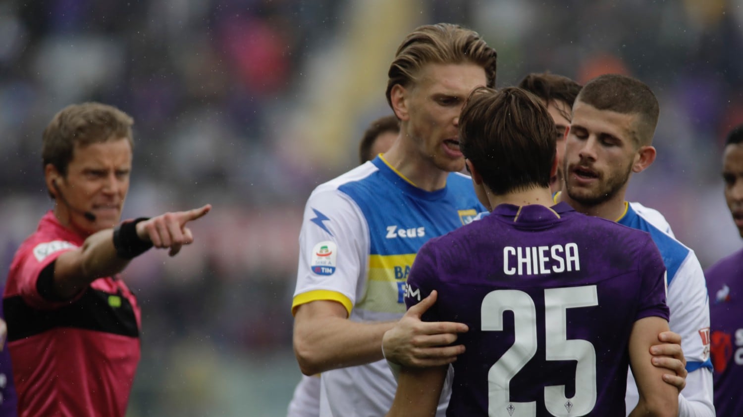 Serie A, il Frosinone sbanca Firenze. Ok Cagliari e Udinese. Lazio salva al 96'