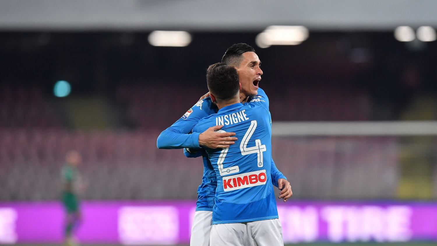 Il Napoli fa la voce grossa con la Lazio: 4-1 e primo posto in classifica