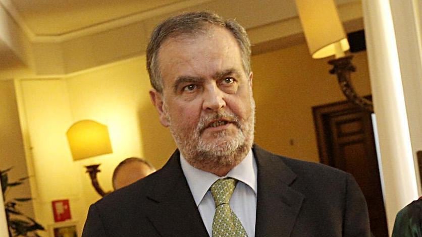 "Vi svelo le manovre di Grasso per aiutare il governo e il Pd"