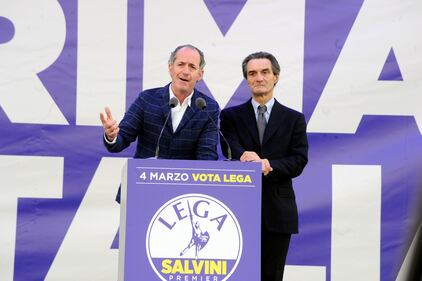 Salvini in piazza Duomo a Milano 11