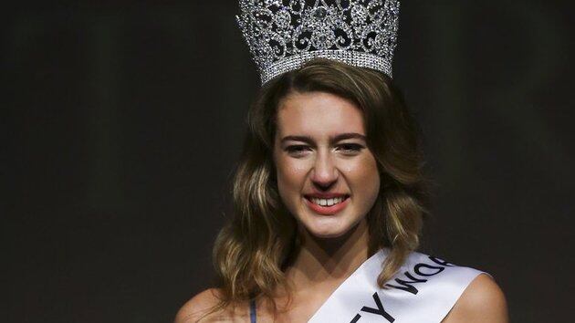 Miss Turchia perde la corona per un tweet sui martiri del golpe