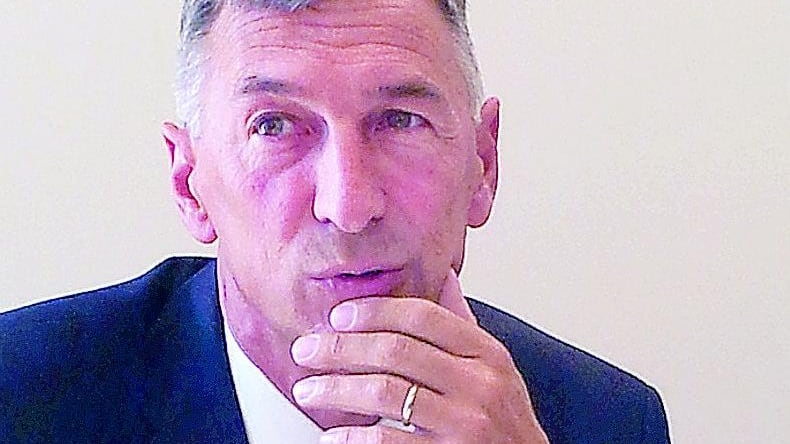 Doppia guida per Luxottica Guerra lascia con 45 milioni