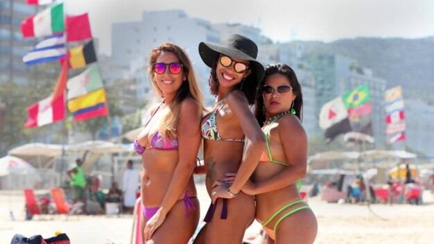 Il disoccupato Re di Copacabana con la piadineria di nome "La Figa"