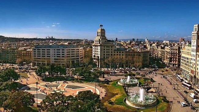 Barcellona, dopo l'attentato un calciatore presta i primi soccorsi