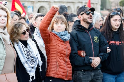 Greta Thunberg e Francesca Albanese al corteo Pro Pal a Roma: le foto 10