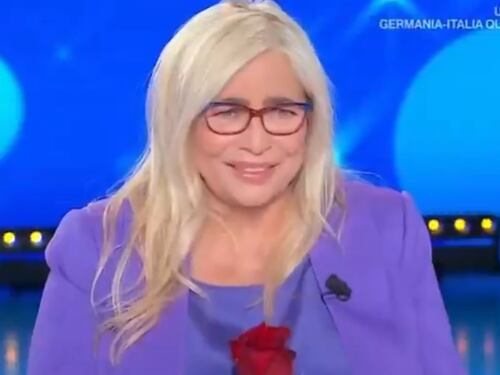 "Vai in pensione". L'attacco a Mara Venier dopo l'intervista alla Marcuzzi. Cosa è successo