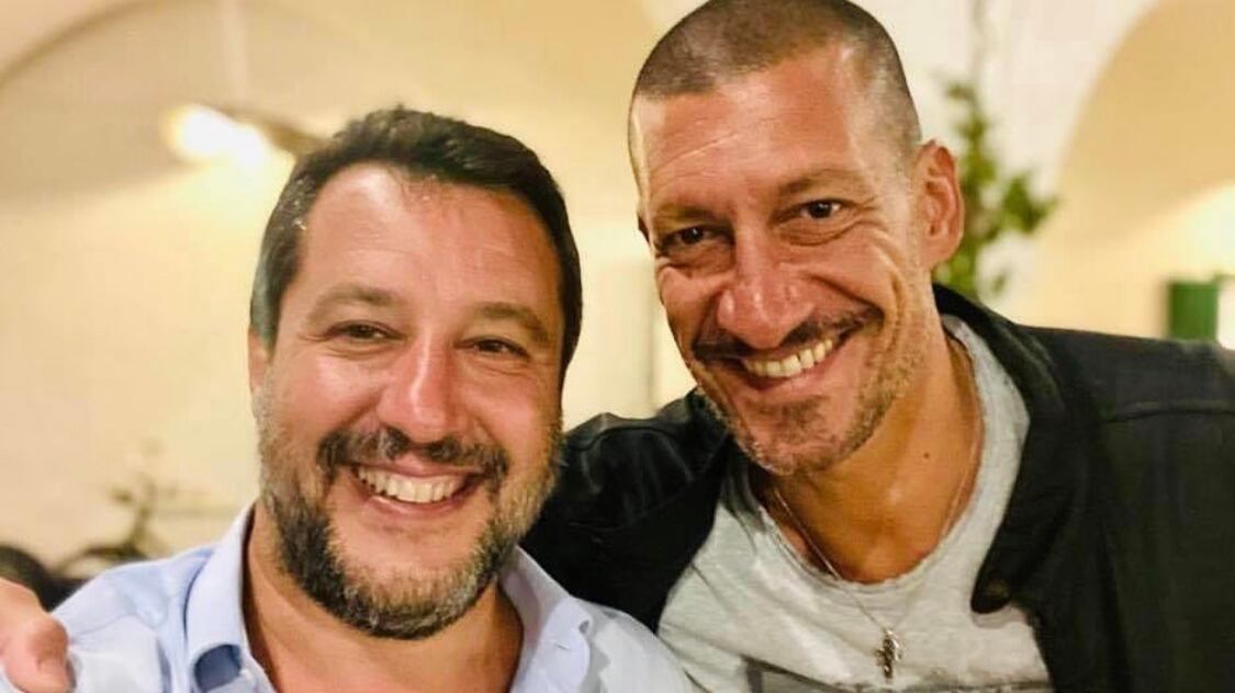 "Razzista". Mastrangelo insultato dopo il selfie con Salvini