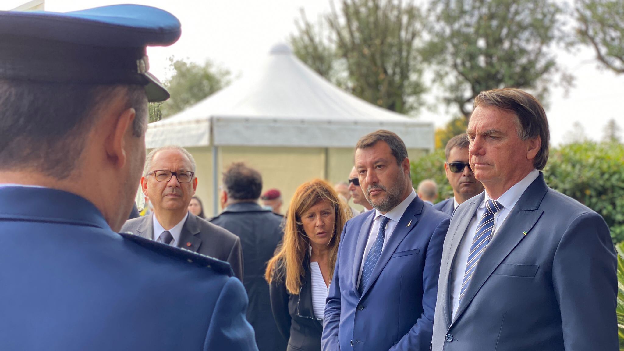 In campo pure i vescovi per contestare Bolsonaro (e attaccare Salvini)