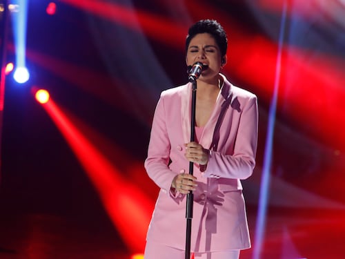 Giordana Angi canta l'amore e la passione per una donna