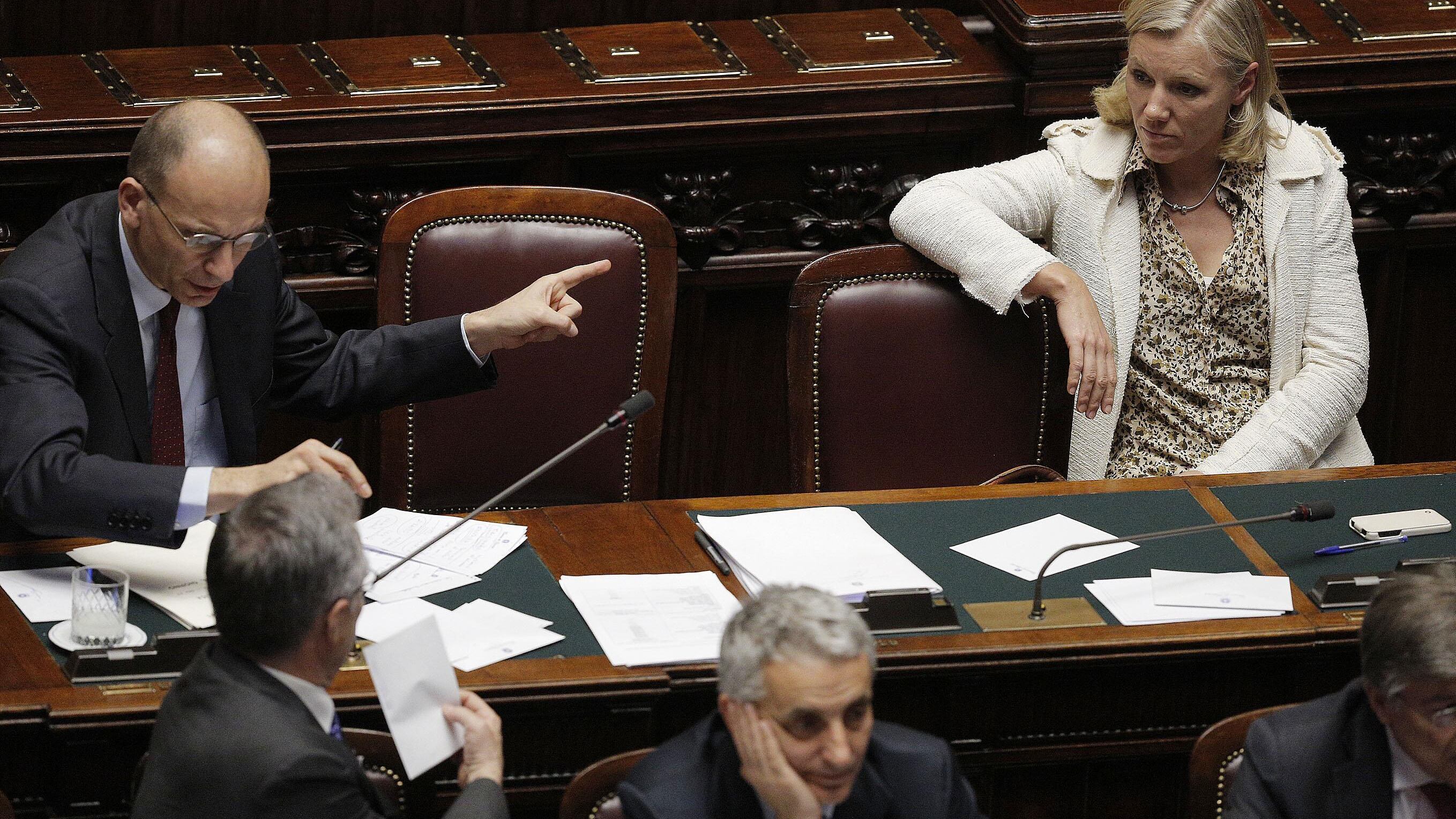 La ministra Idem licenziata in diretta tv: ben le sta