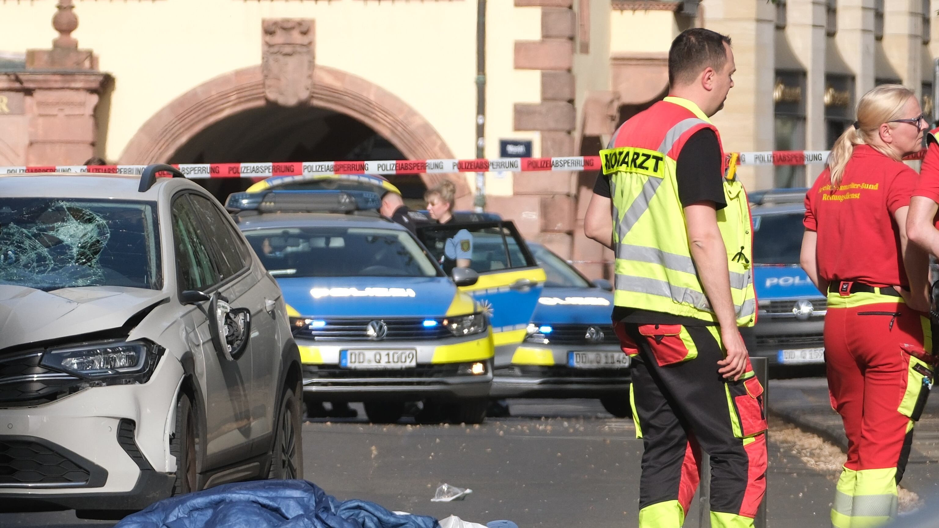 Auto contro i pedoni: due morti e 20 feriti. Arrestato un tedesco
