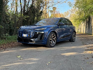Audi Q6 e-tron, la gallery del nuovo SUV elettrico divertente alla guida 3