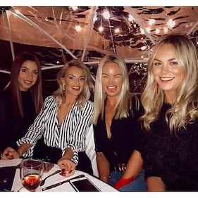 Chloe Sanderson pazza del suo Santon: le foto della bella ragazza inglese 8