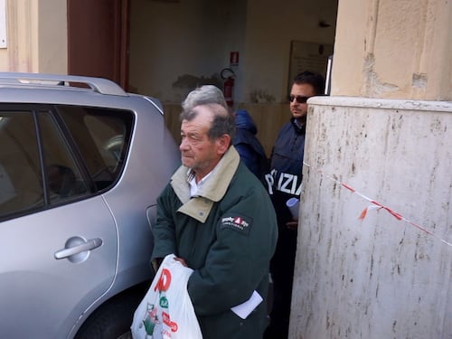 Agguato allo Zen, spara due colpi calibro 9 per difendere la moglie insultata
