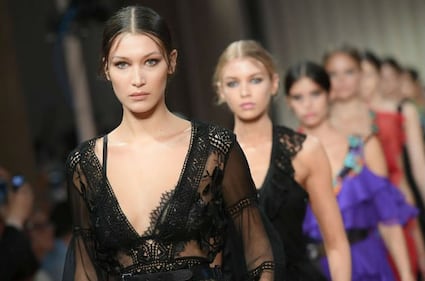 Bella Hadid, le foto più sexy 20