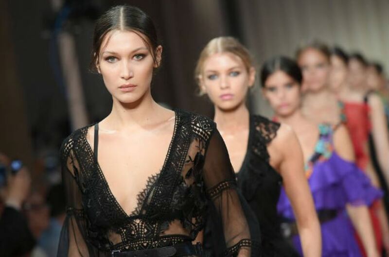 Bella Hadid, le foto più sexy 20