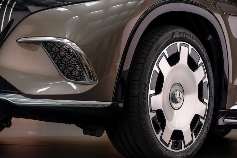 Mercedes-Maybach EQS SUV: guarda la gallery 14