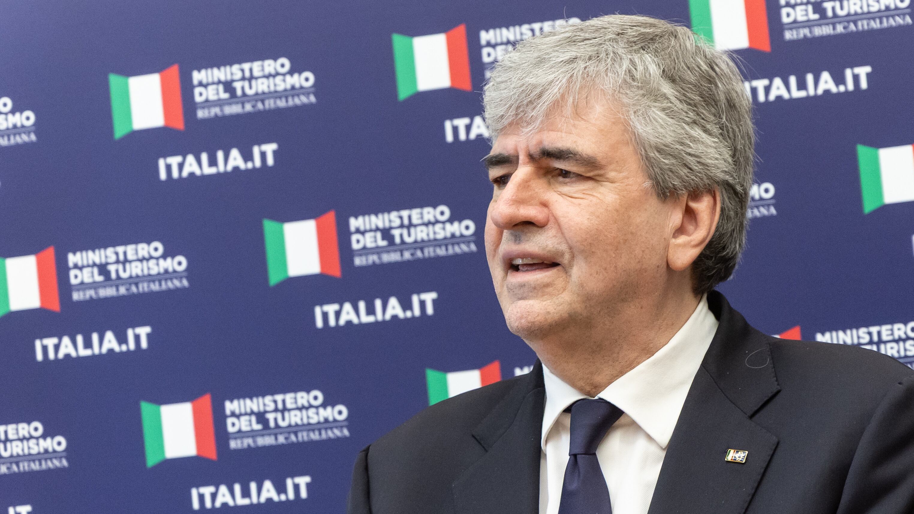 Turismo, il ministro Mazzi presenta la nuova campagna di comunicazione "Viaggio organizzato"
