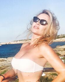 Anna Falchi esplosiva su Instagram 7