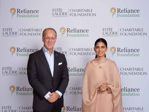 Reliance Foundation e The Estée Lauder Companies Charitable Foundation lanciano una partnership pluriennale che ambisce a sostenere un milione di ragazze e di giovani donne in India