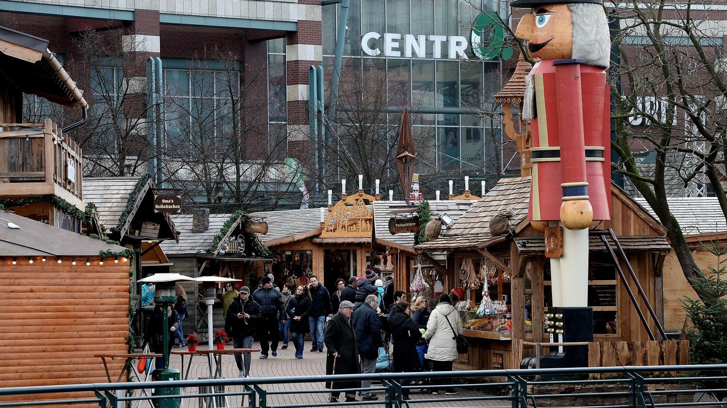 Germania, arrestati due kosovari: preparavano un attacco al centro commerciale