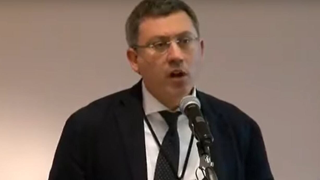 Choc all'università di Bari, professore chiede soldi e sesso per passare l'esame