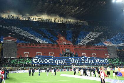Il derby di Milano vinto dalle due curve 9