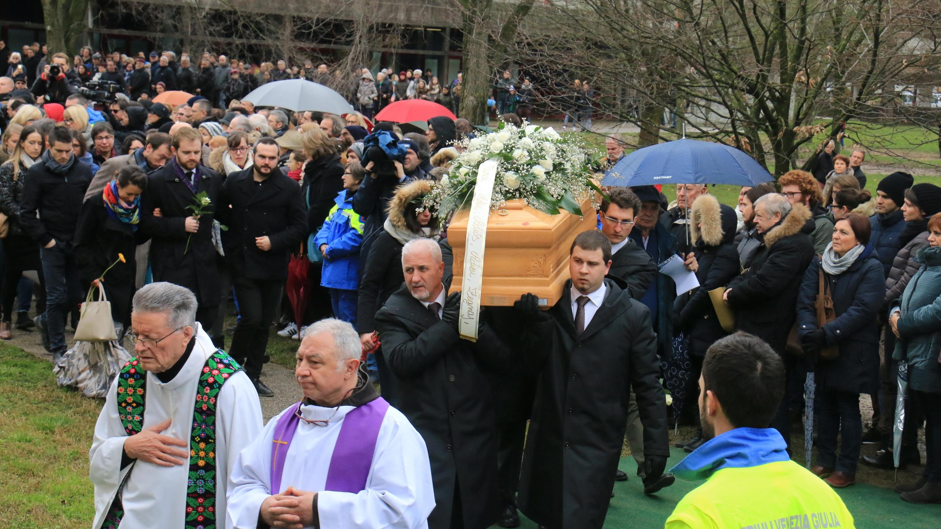 Regeni, è il giorno dei funerali