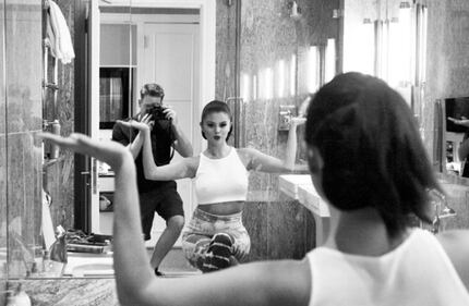 I 23 anni sexy di Selena Gomez (con torta a sorpresa) 6