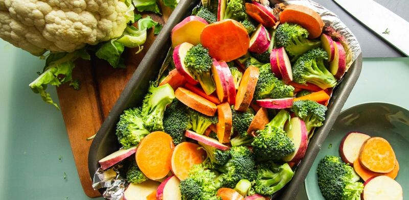 Teglia di broccoli e verdure al forno