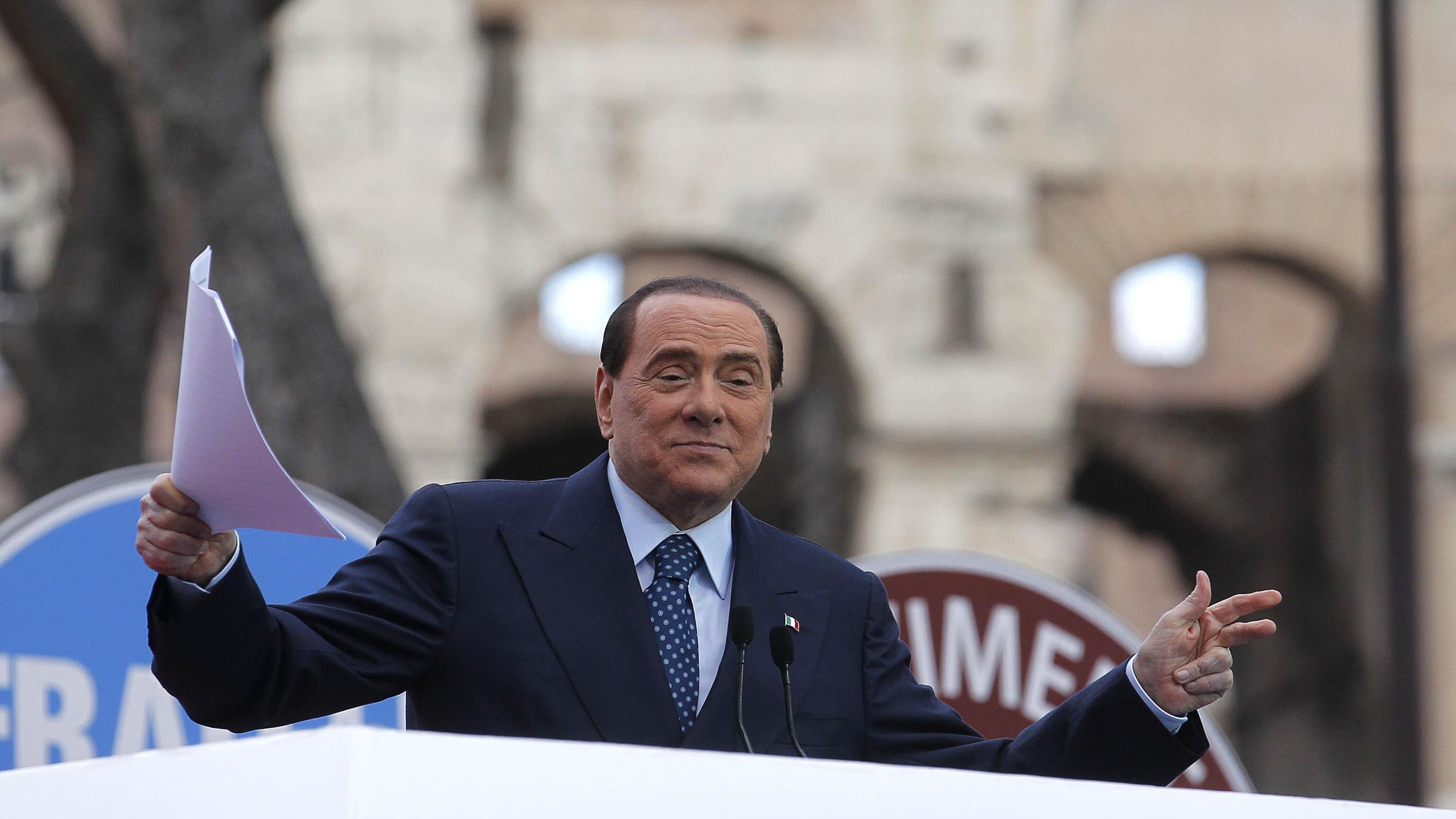 Il Cav: "Un decreto choc per rilanciare l'economia"