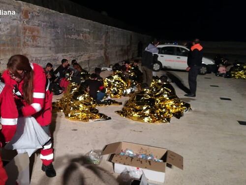 Salento, sbarcano 82 migranti: ci sono due presunti scafisti