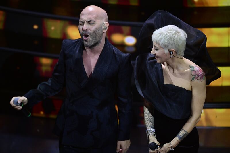 Sanremo 2024: ecco il look della quarta serata del Festival dei Negramaro 2