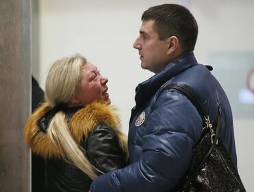 Aereo precipitato in Egitto, il dolore dei famigliari a San Pietroburgo 13