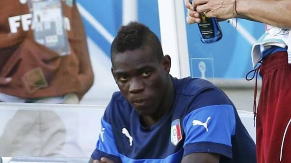La Nazionale rientra in Italia. Albertini avvisa Balotelli: "Meriti l'azzurro o spazio ad altri"