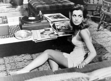 Catherine Spaak compie 70 anni, le foto sexy 10