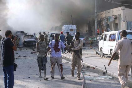 Mogadiscio, esplode un'autobomba: più di 200 vittime 9