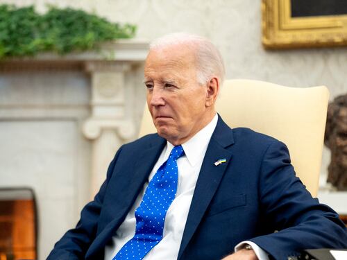 Fuoco amico su Biden: "Serve il test cognitivo"