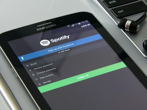 La corsa di Spotify all'intrattenimento audio è in attivo