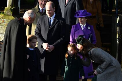 Sandringham, la royal family durante la messa di Natale  3