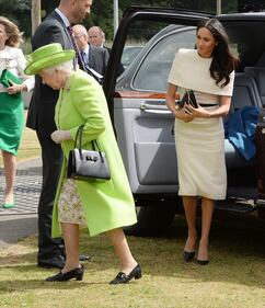 Meghan Markle raggiante con la Regina 1